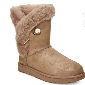 NWT UGG Classic Fluff Pin ankle boots - Antique Pearl